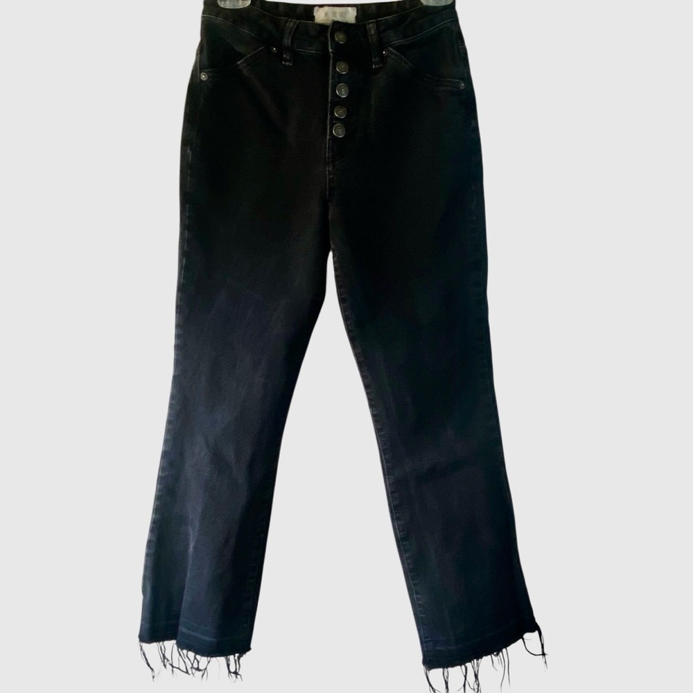 We The Free Black
High Rise Raw Hem Straight Leg
Button Fly Denim Jeans Size 26